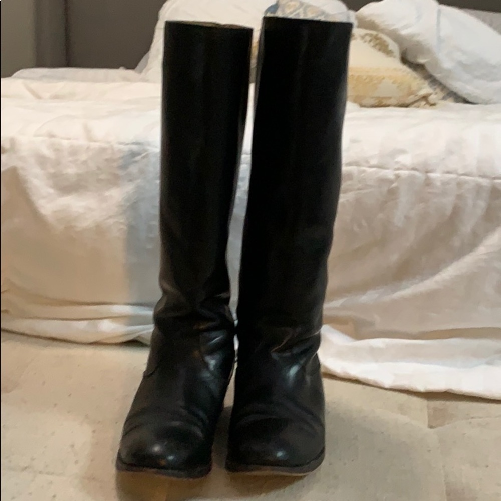 Black Frye Melissa button